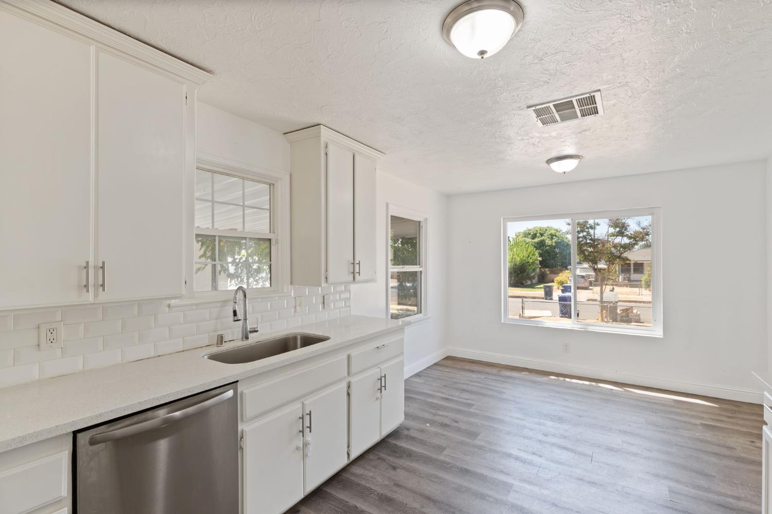 1528 W Cortland Avenue, Fresno, CA, 93705