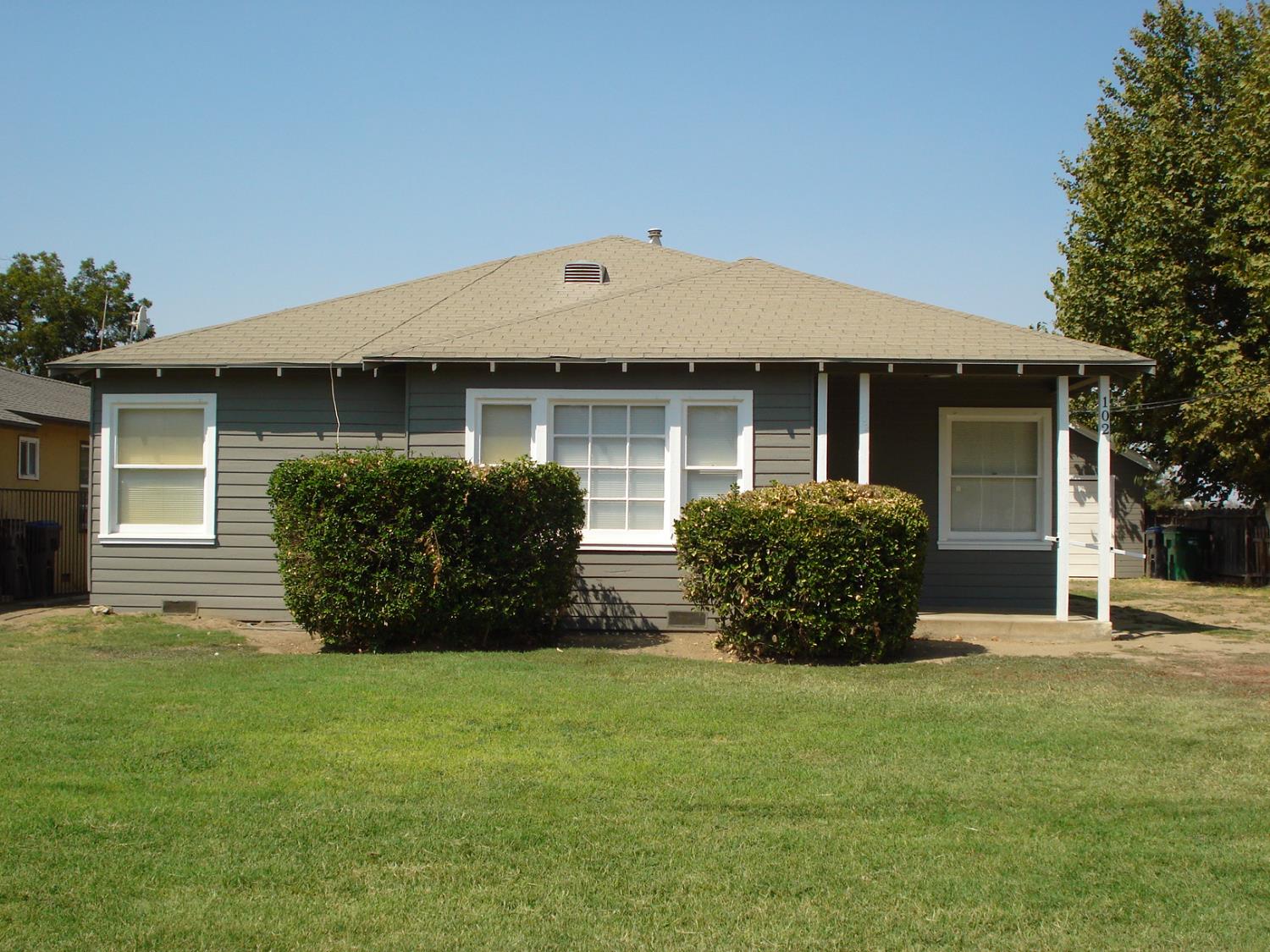 Single Family in Fresno - photo 2