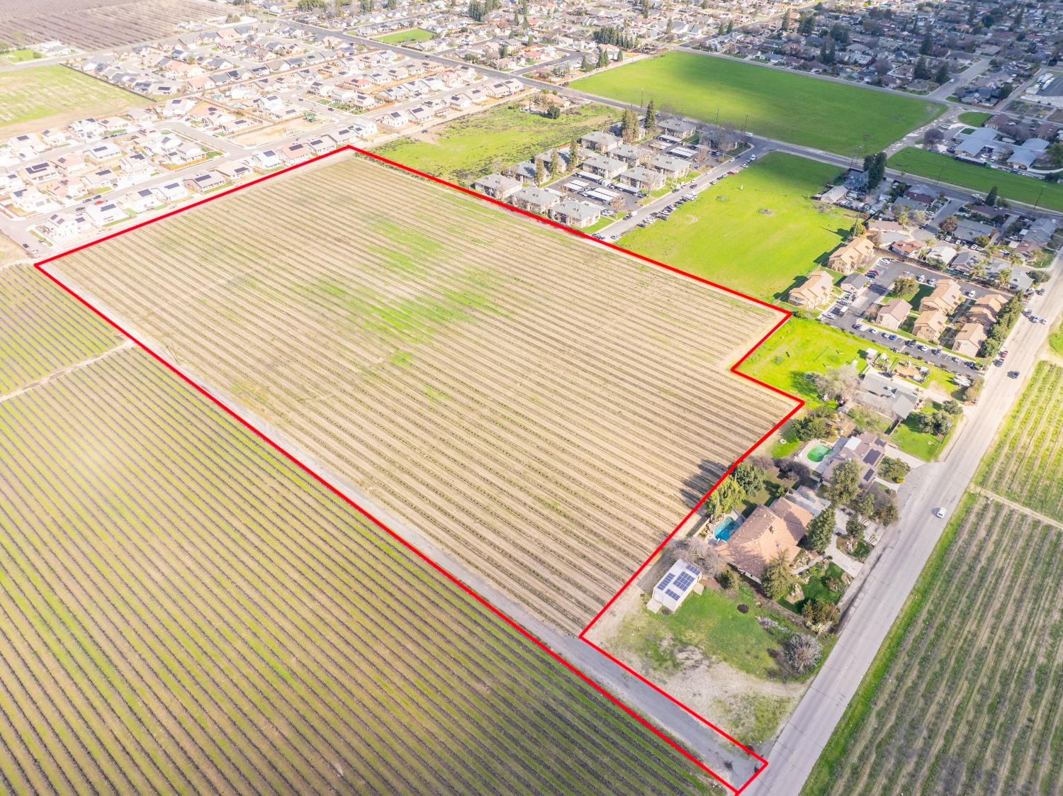 Vacant Lot in Kingsburg - photo 3