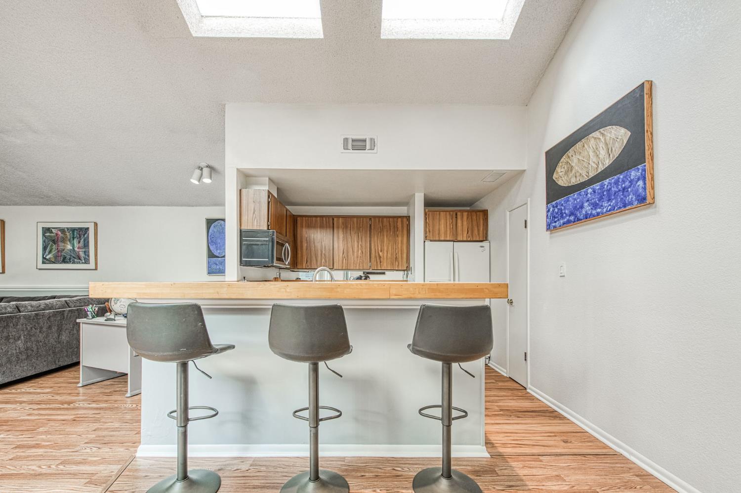 345 Sylmar Avenue, Clovis, CA, 93612