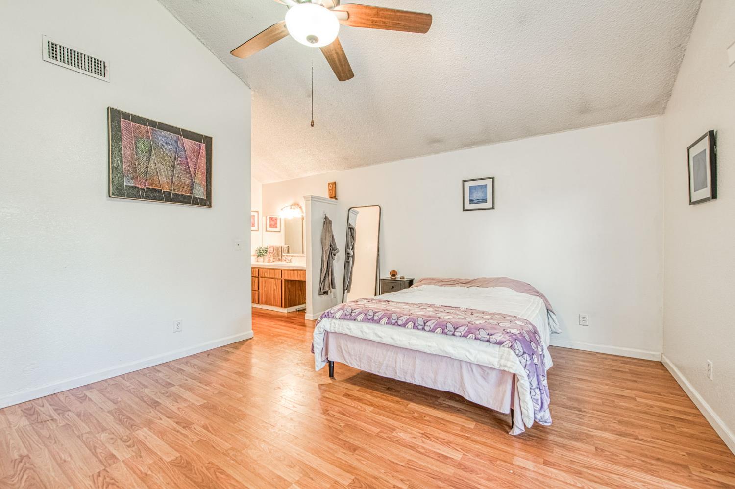 345 Sylmar Avenue, Clovis, CA, 93612