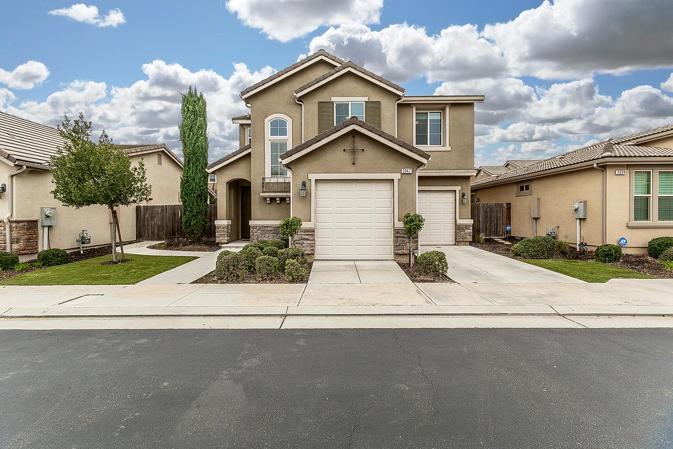 Single Family in Fresno - photo 2
