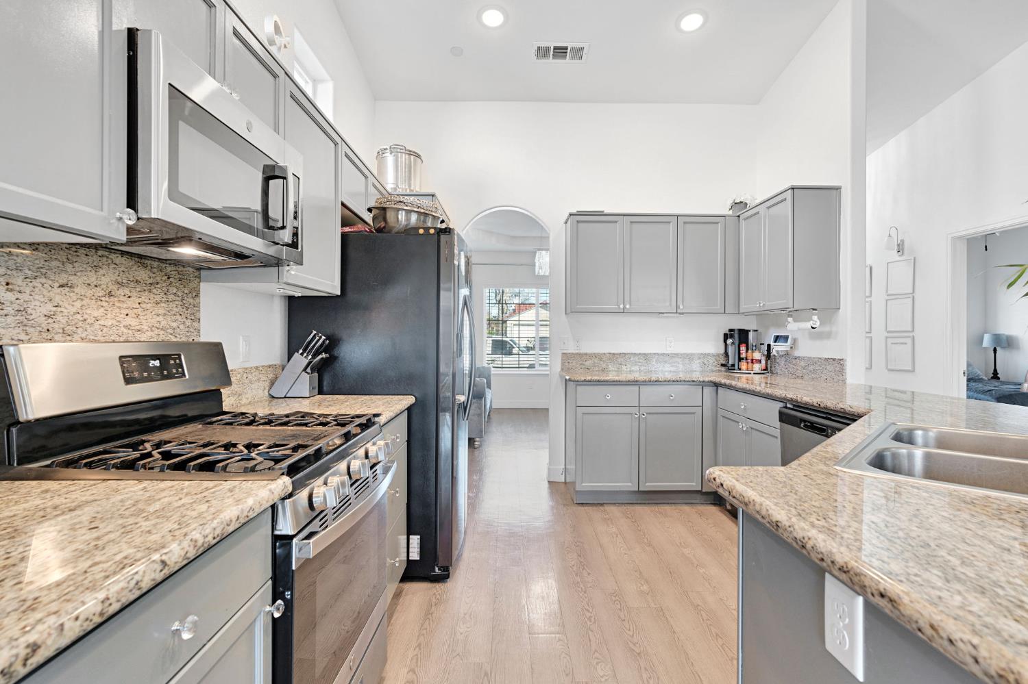 1228 Monterey Avenue, Madera, CA, 93637