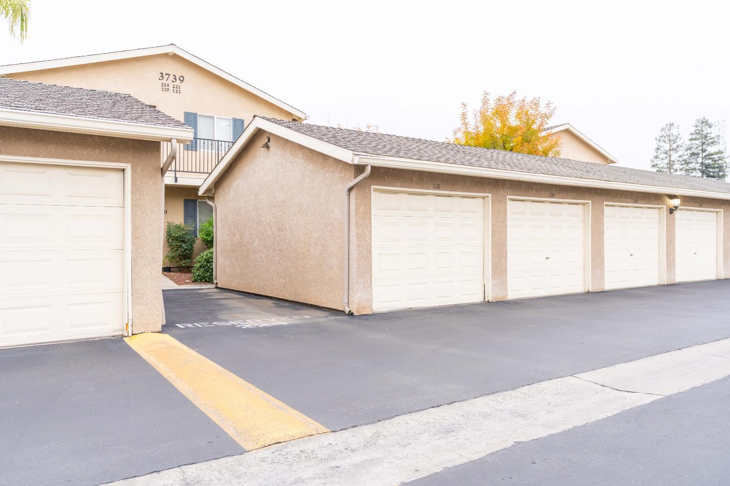 Single Family in Fresno - photo 2