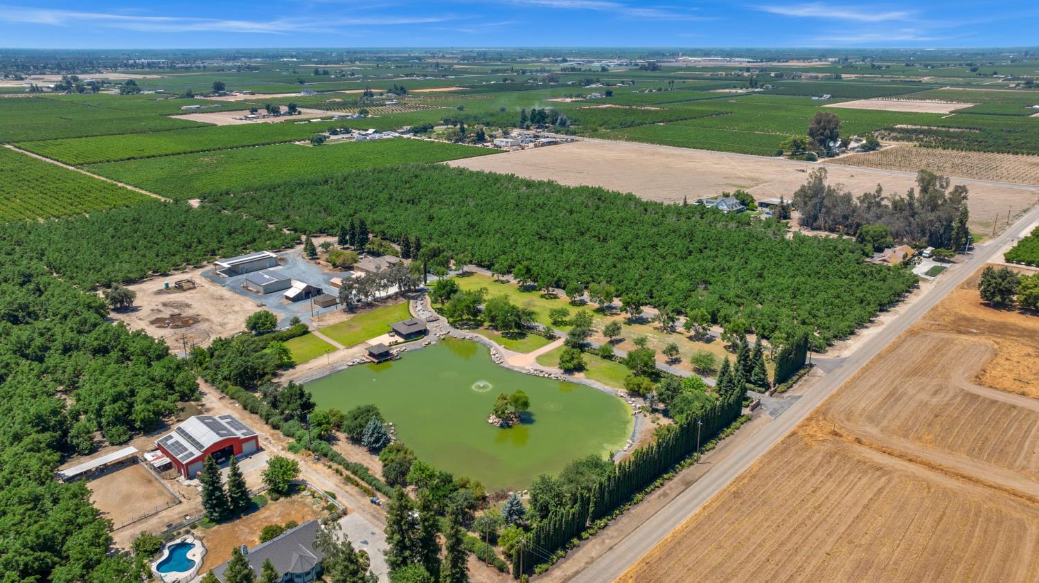 Farm in Kingsburg - photo 2