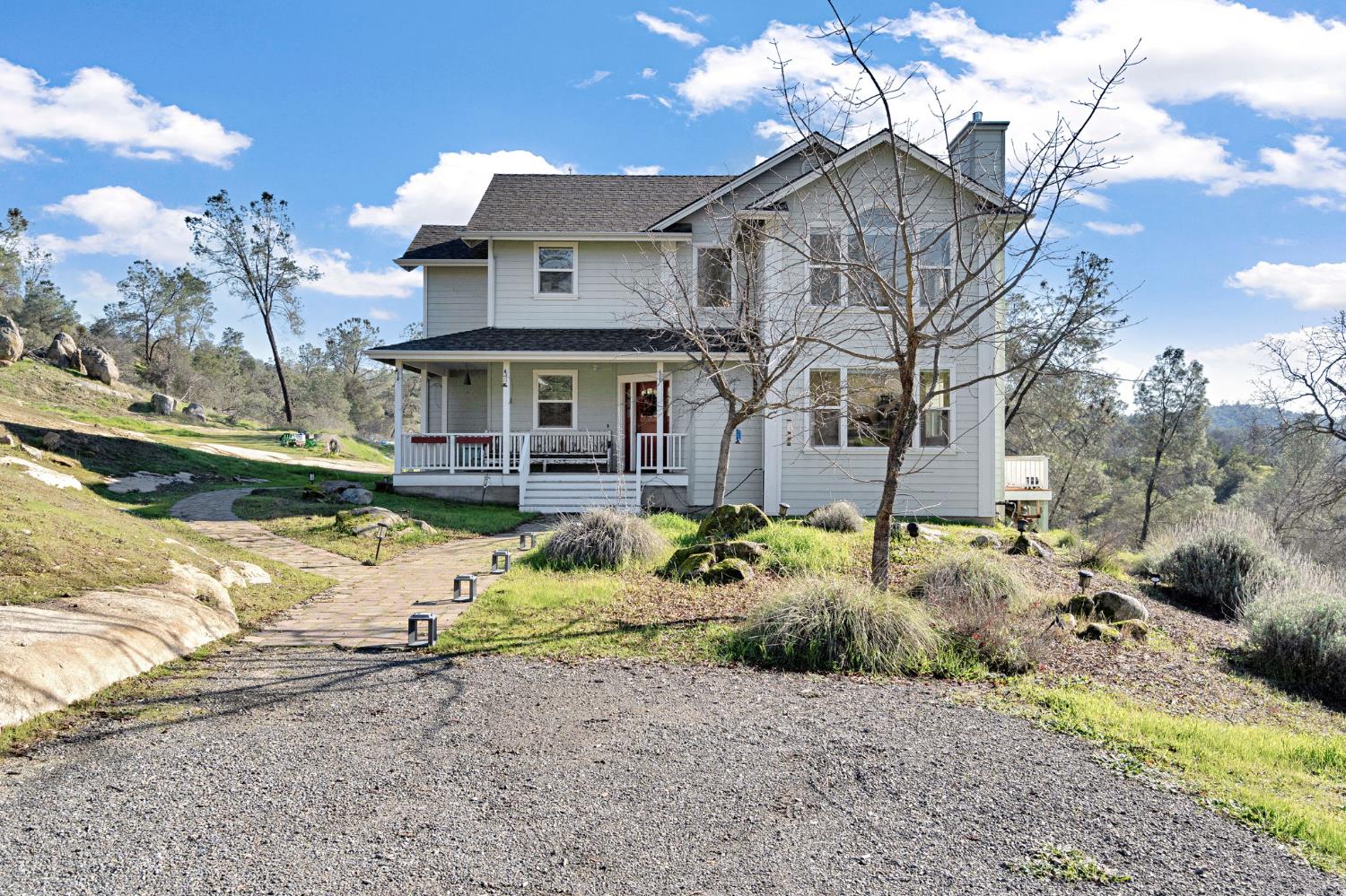 Single Family in Coarsegold - photo 2