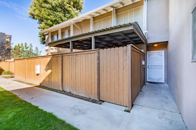 $250,000-$500,000