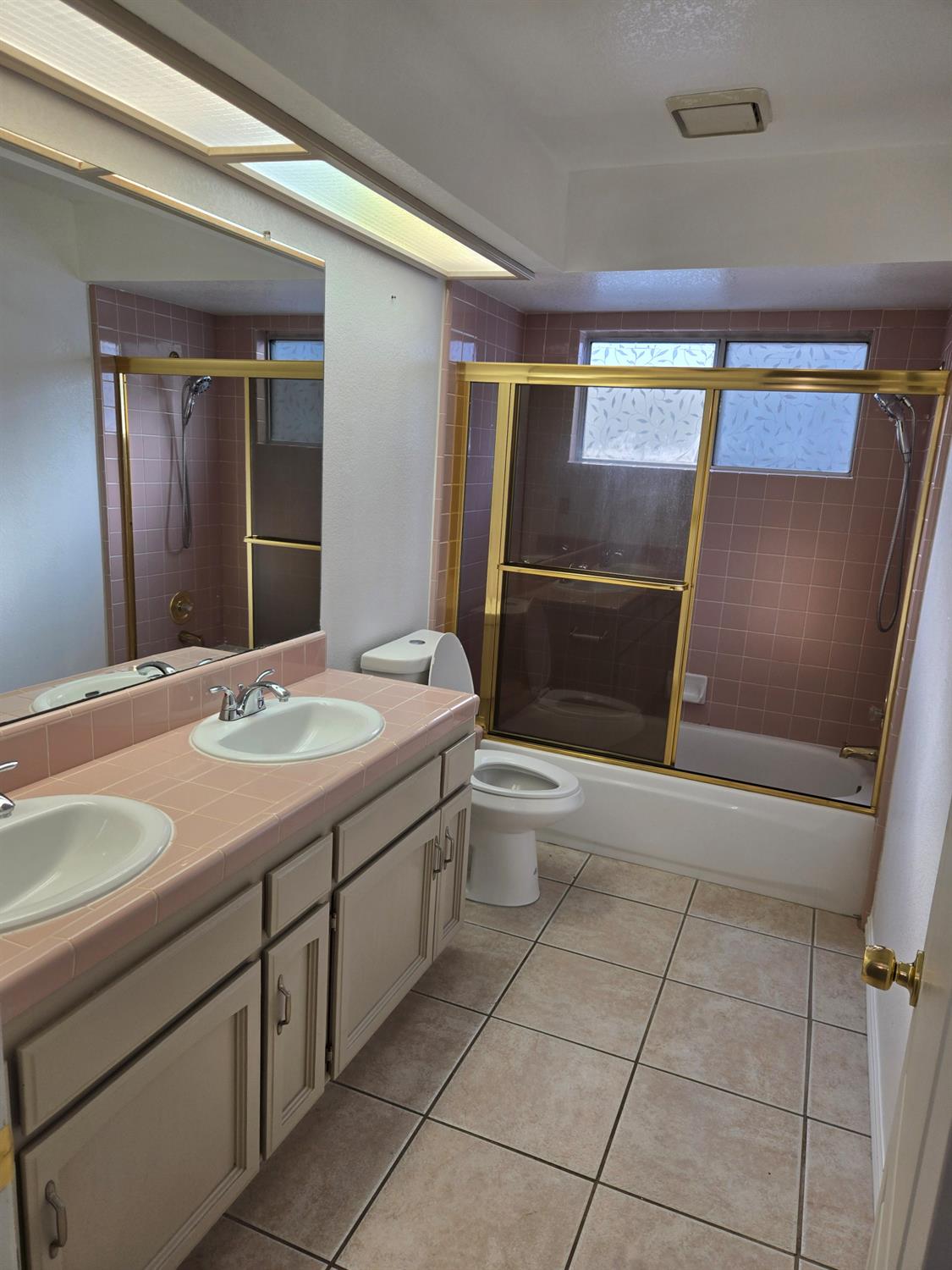 1415 E Portland Avenue, Fresno, CA, 93720