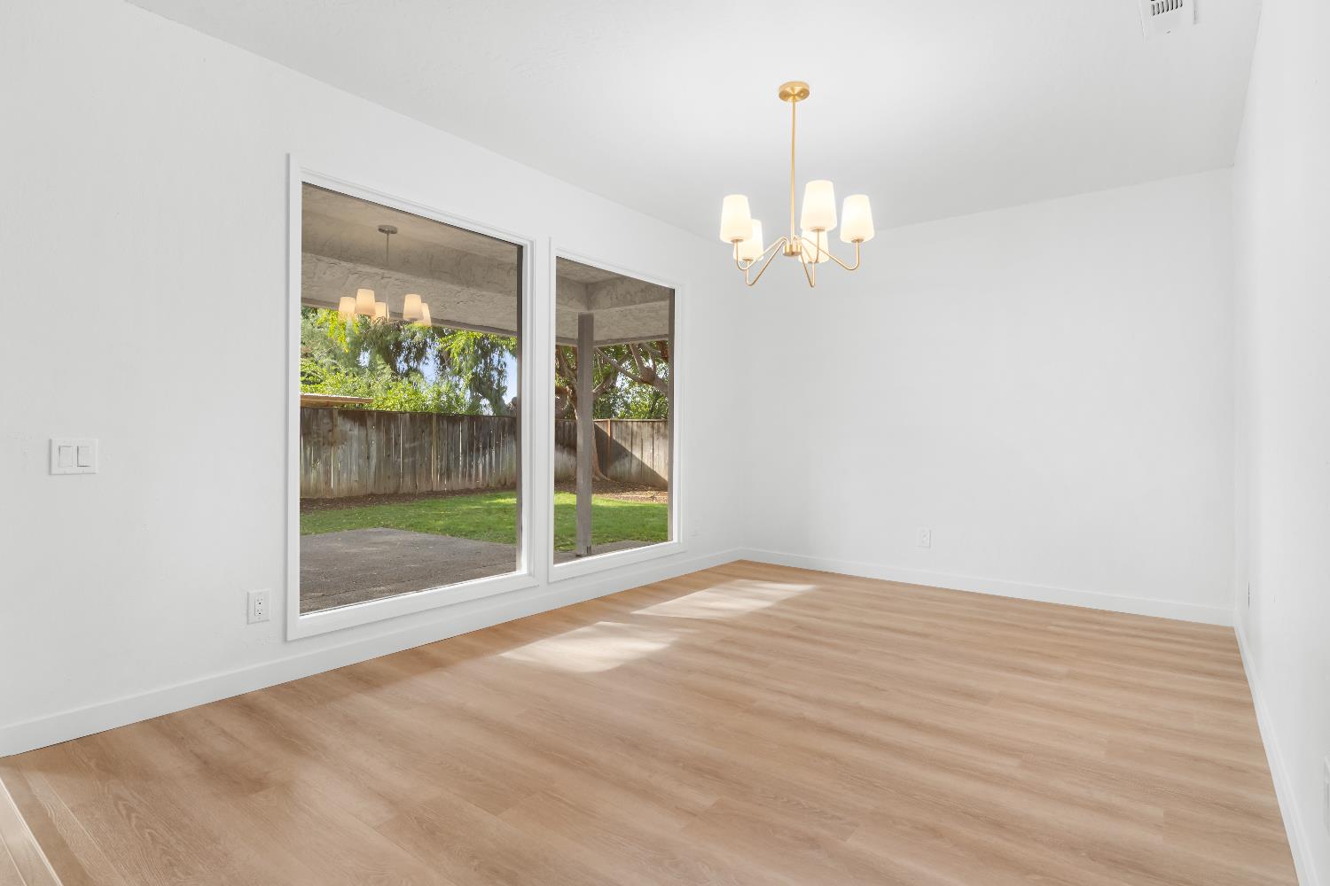 1095 W Sierra Avenue, Fresno, CA, 93711