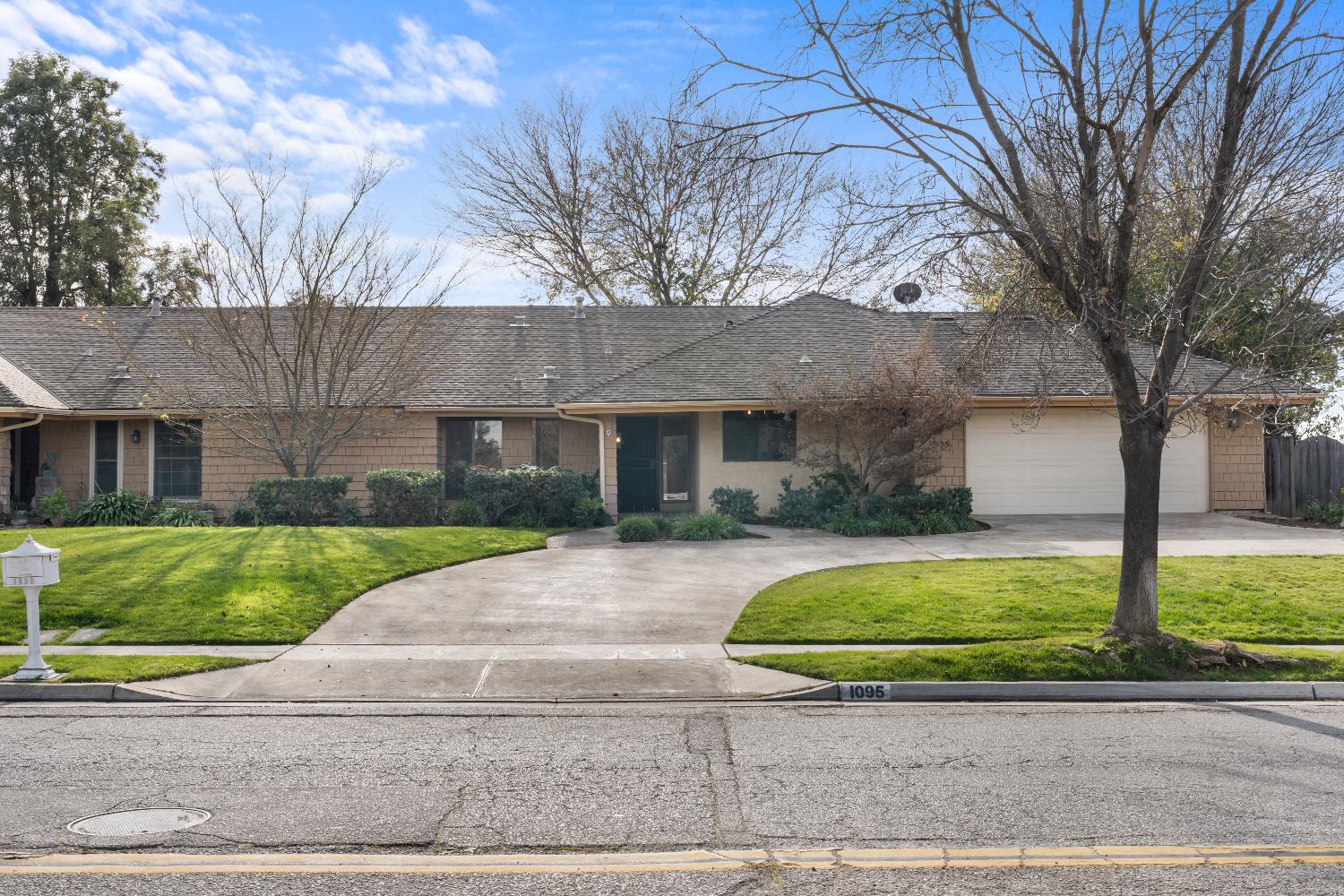 369 N Greco Lane, Clovis, CA, 93611