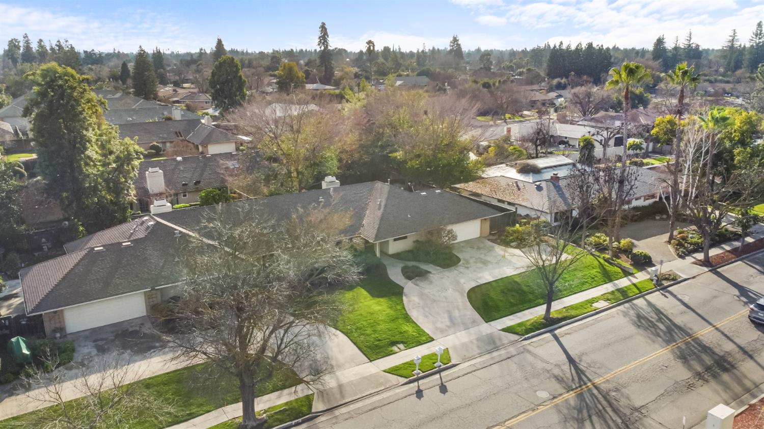 1095 W Sierra Avenue, Fresno, CA, 93711
