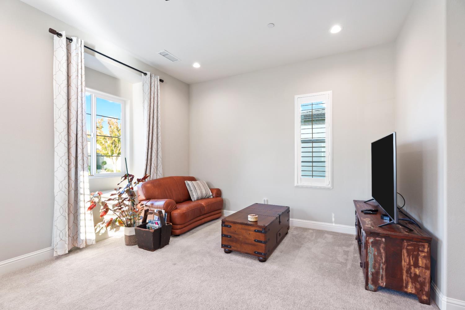 822 Overstone Ave Avenue, Madera, CA, 93636