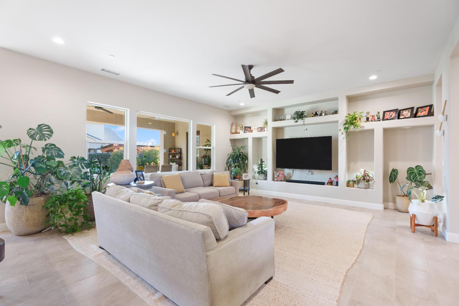 822 Overstone Ave Avenue, Madera, CA, 93636