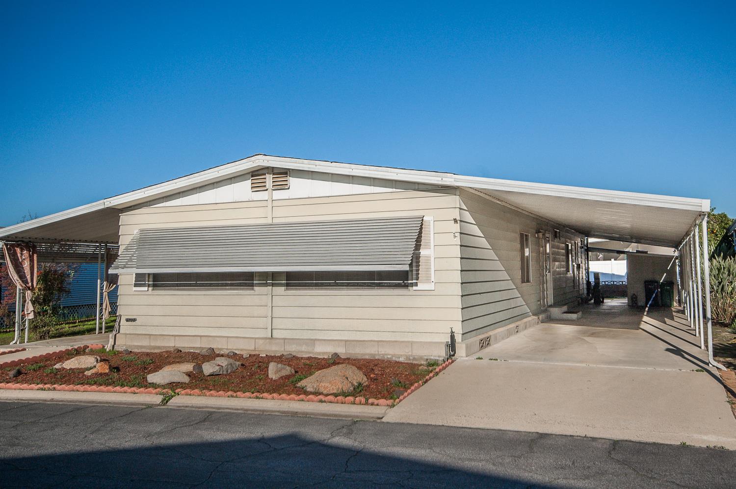 Mobile Home in Selma - photo 2