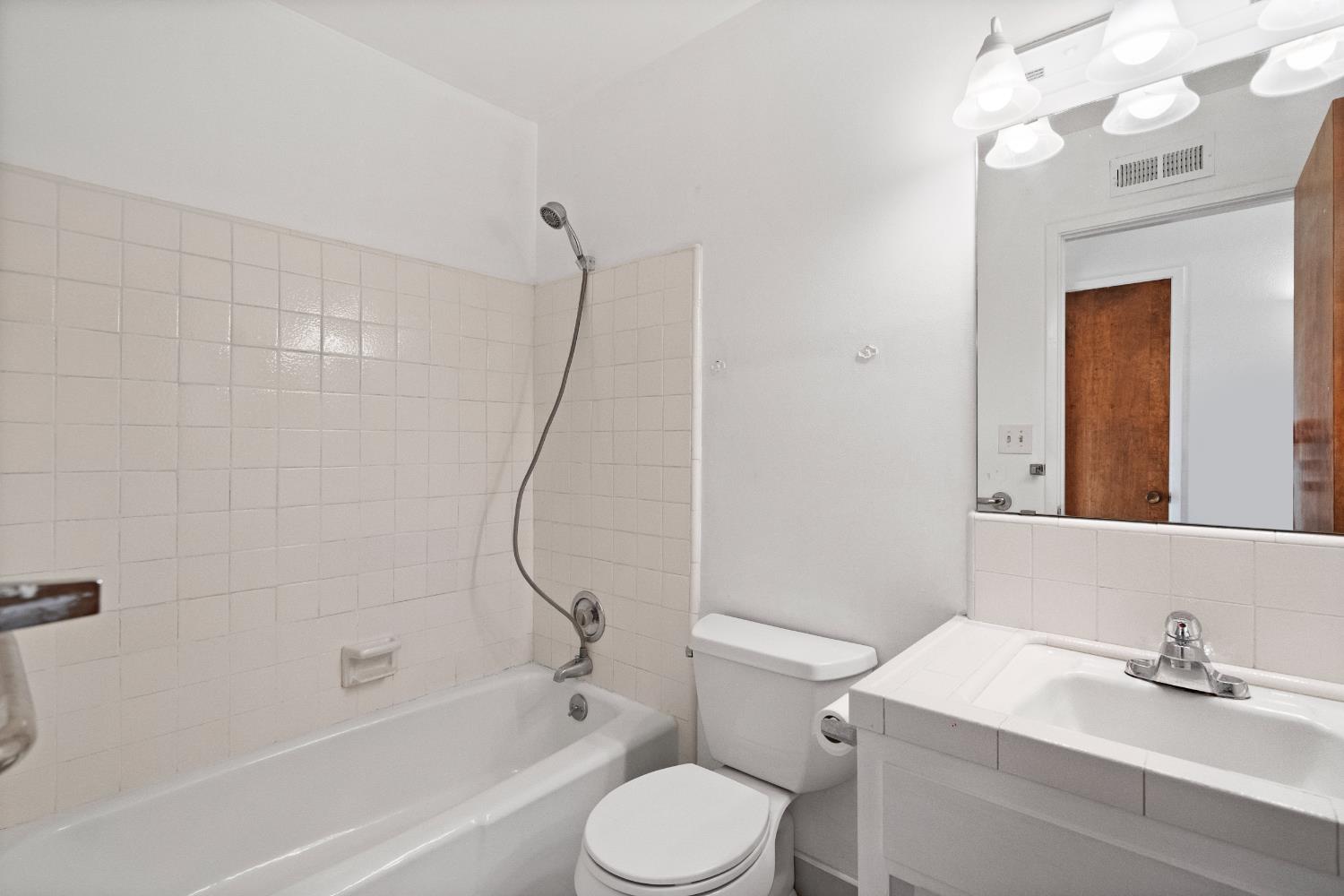 198 W Barstow Avenue UNIT&nbsp;A, Fresno, CA, 93704