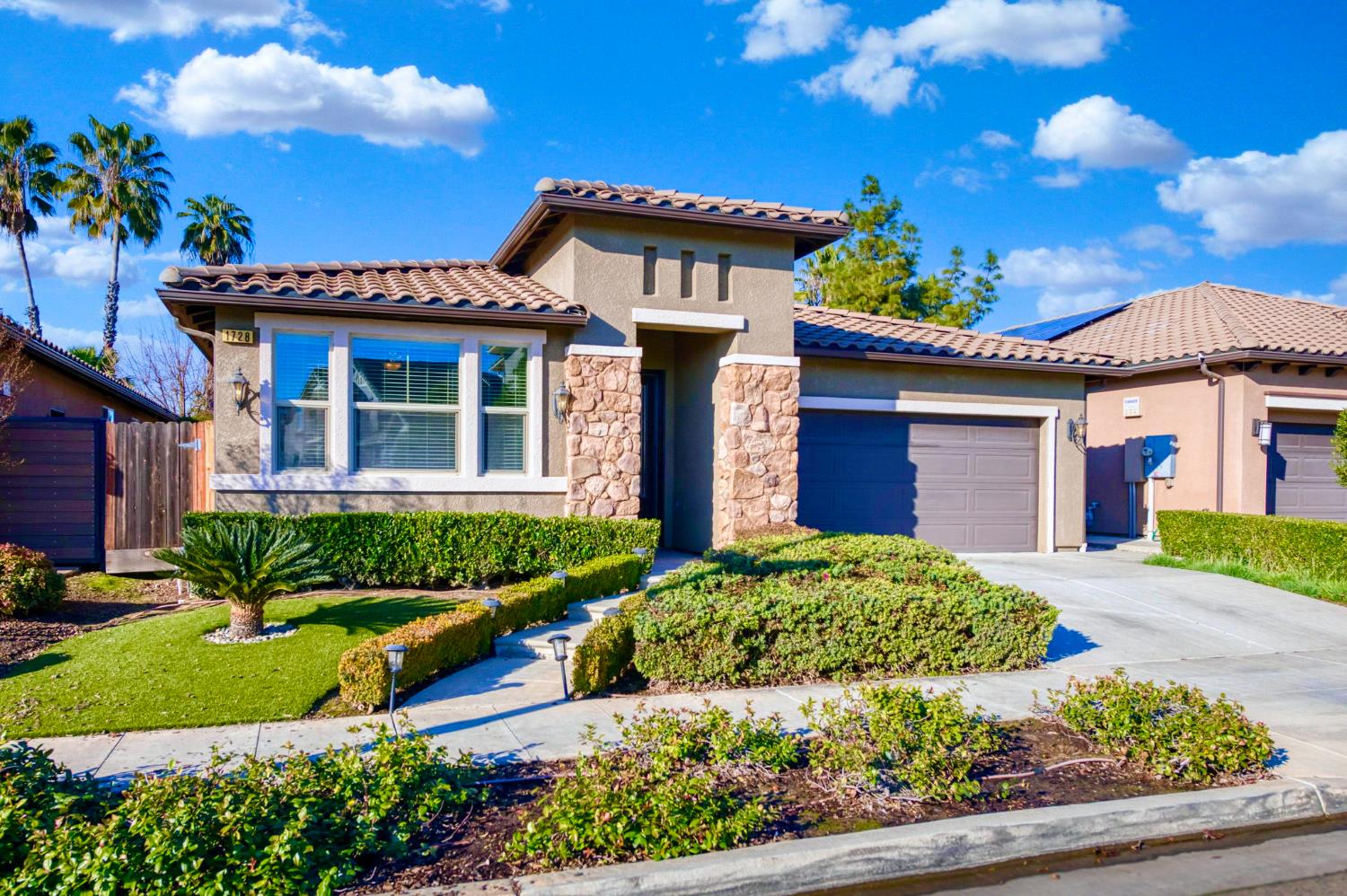 Single Family in Fresno - photo 2
