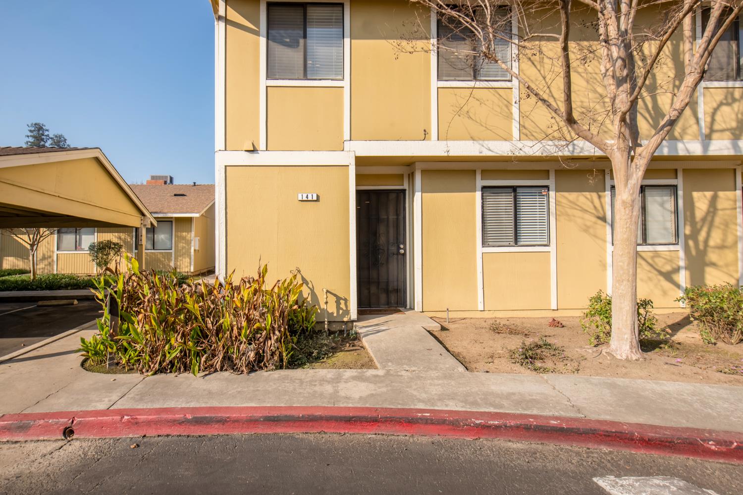 Single Family in Fresno - photo 2