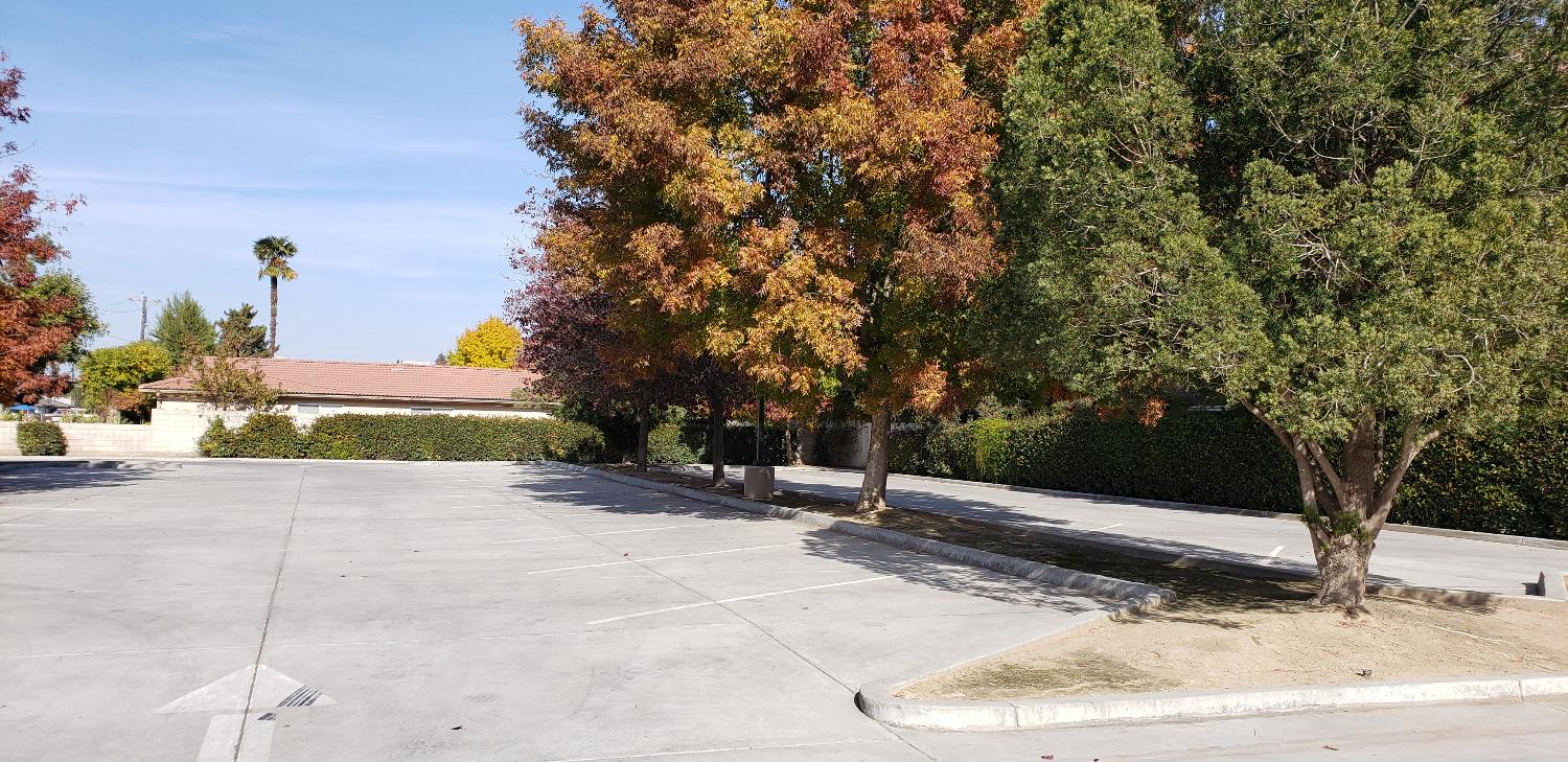 Commercial in Madera - photo 2