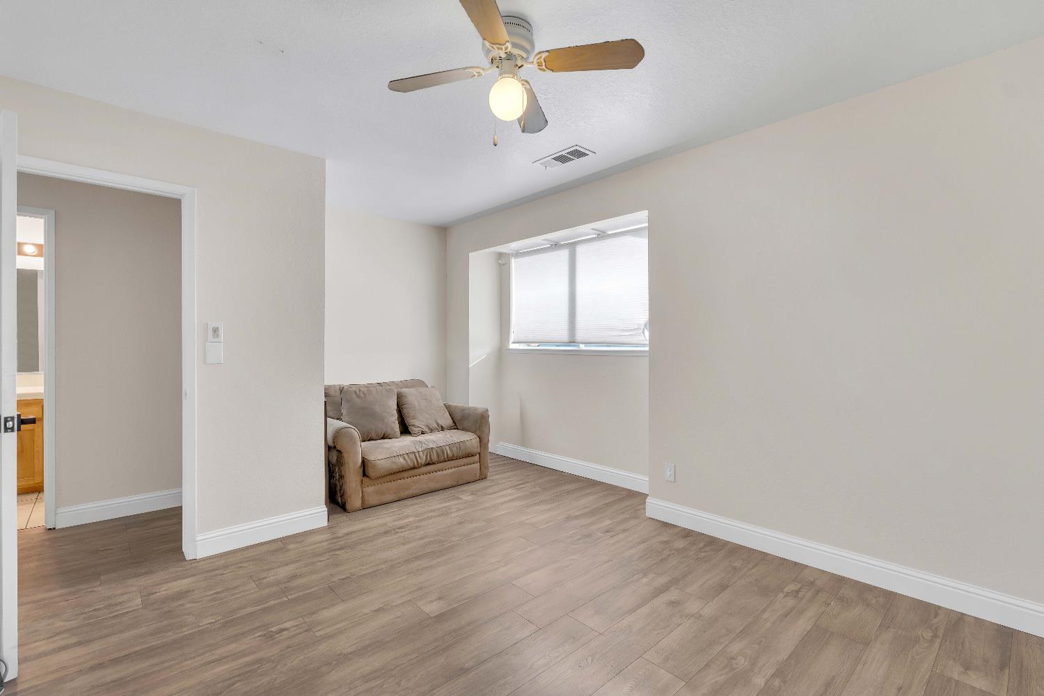 3516 W Dovewood Avenue, Fresno, CA, 93711