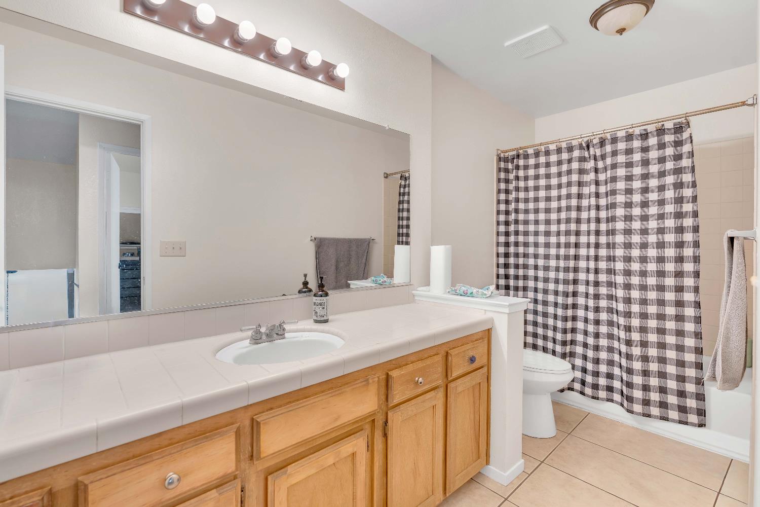 3516 W Dovewood Avenue, Fresno, CA, 93711