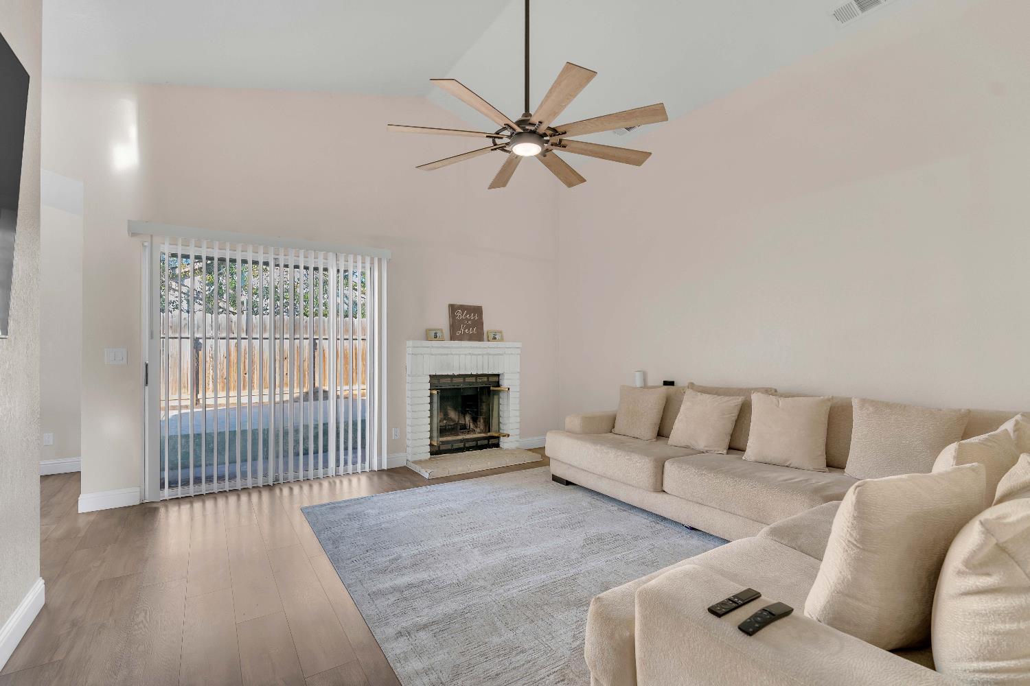 3516 W Dovewood Avenue, Fresno, CA, 93711