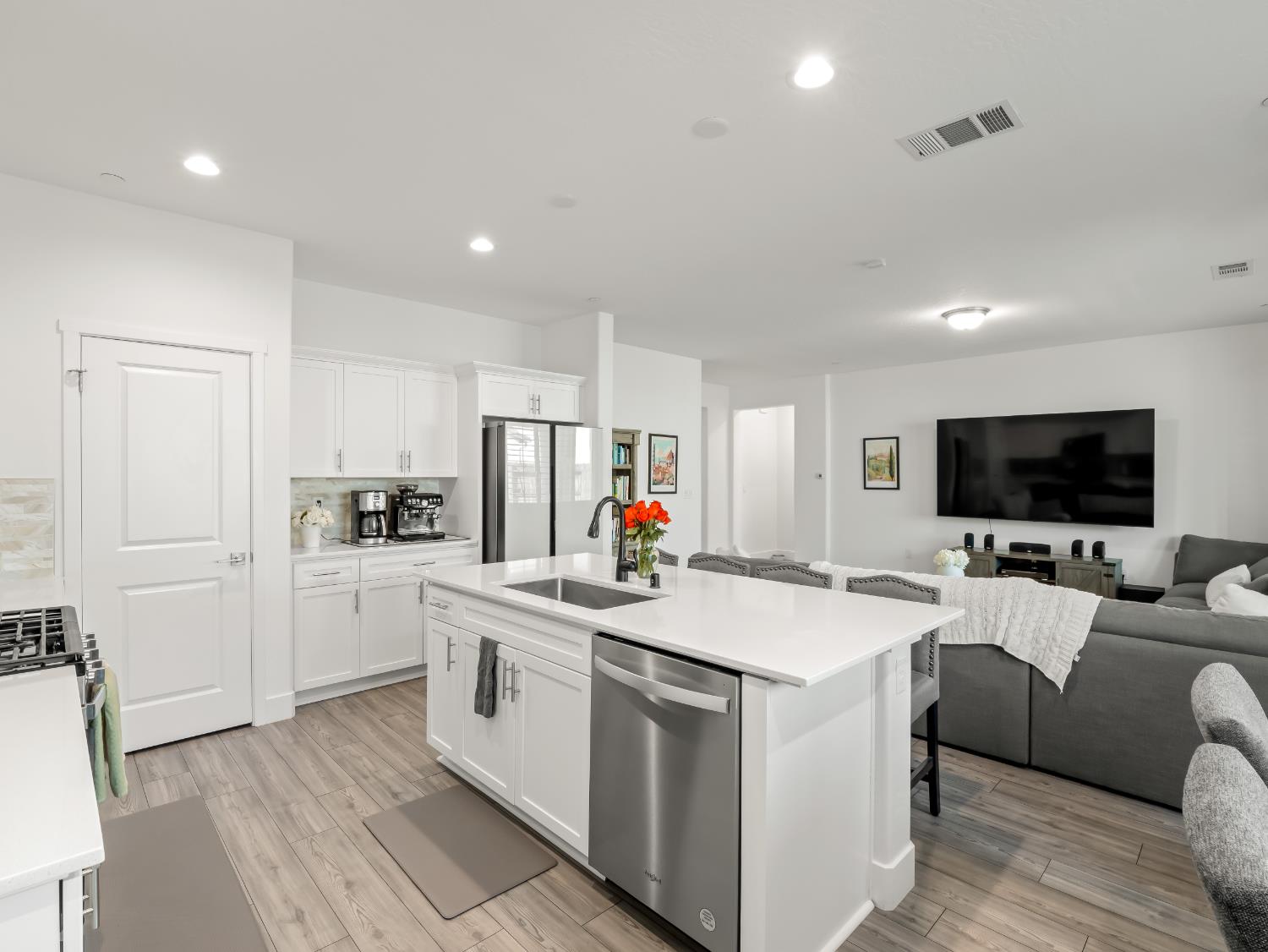 551 Talus Way S, Madera, CA, 93636