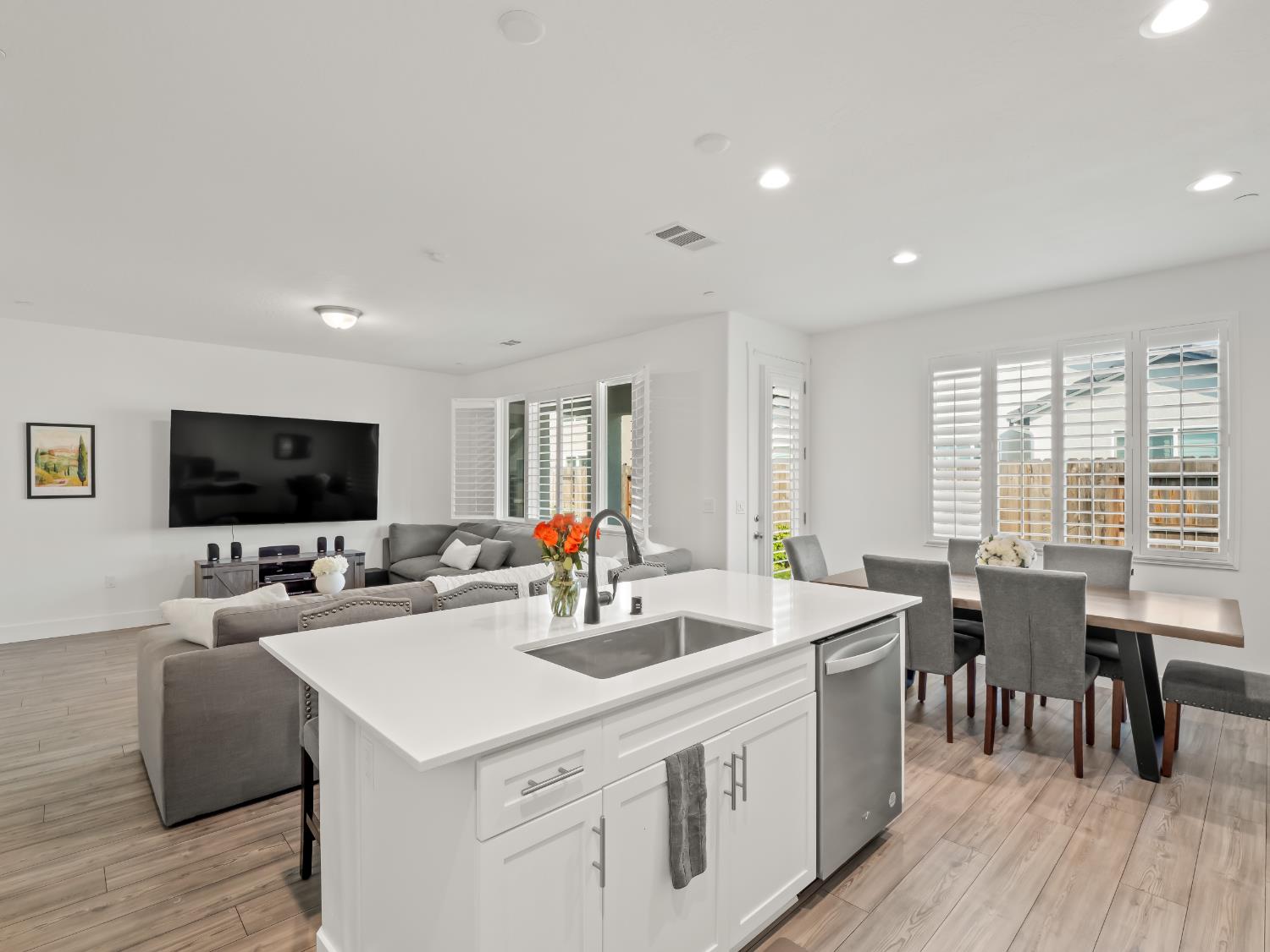 551 Talus Way S, Madera, CA, 93636