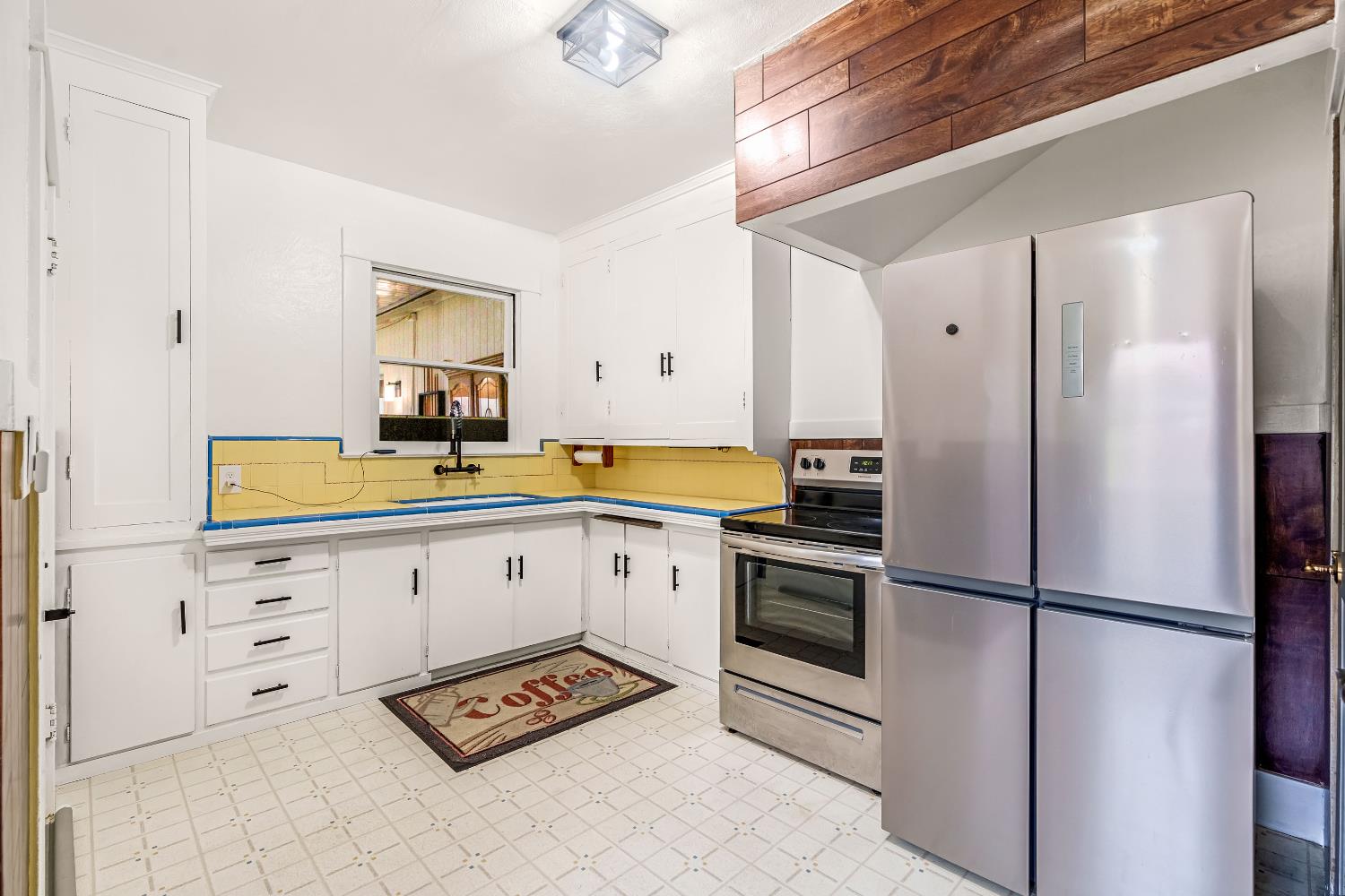 1912 N Vagedes Avenue, Fresno, CA, 93705