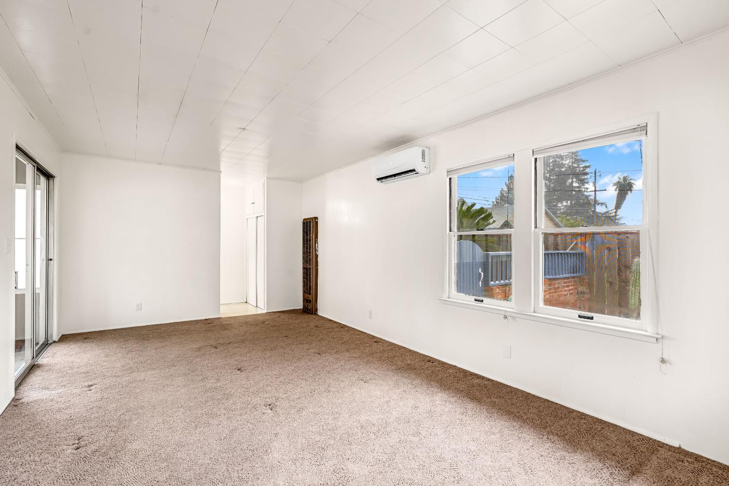 1912 N Vagedes Avenue, Fresno, CA, 93705