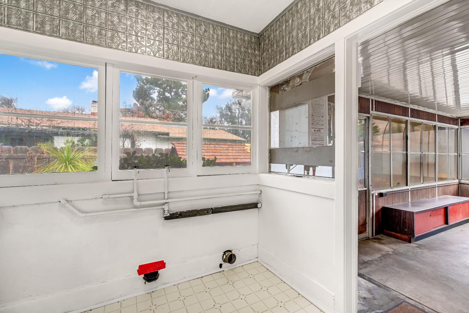 1912 N Vagedes Avenue, Fresno, CA, 93705