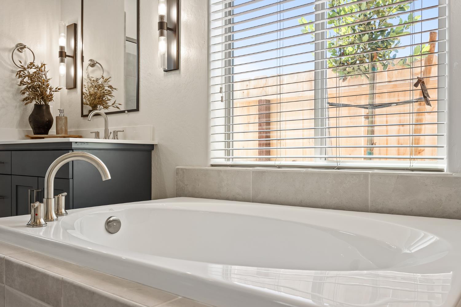 7271 W Ashcroft Avenue, Fresno, CA, 93723