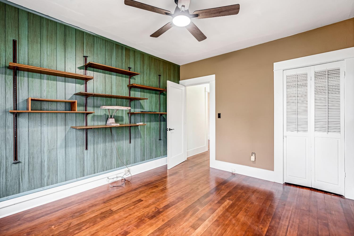 1912 N Vagedes Avenue, Fresno, CA, 93705