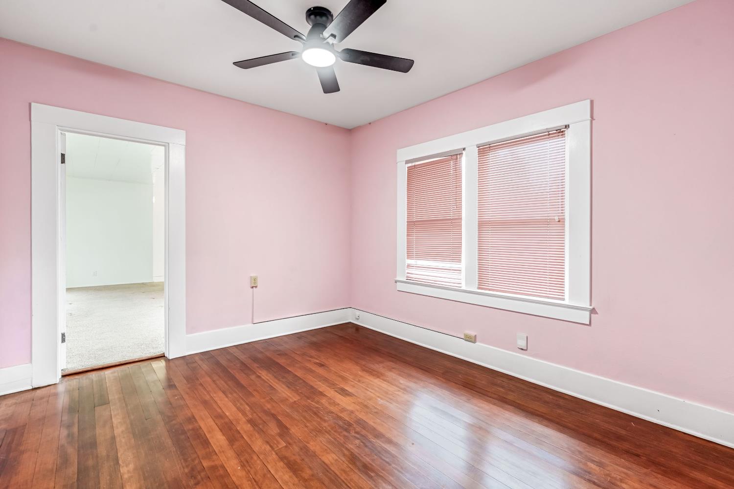 1912 N Vagedes Avenue, Fresno, CA, 93705