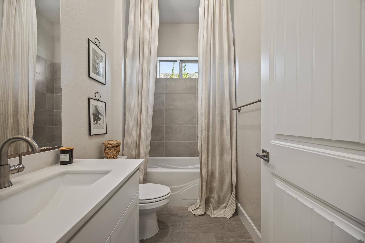 7271 W Ashcroft Avenue, Fresno, CA, 93723