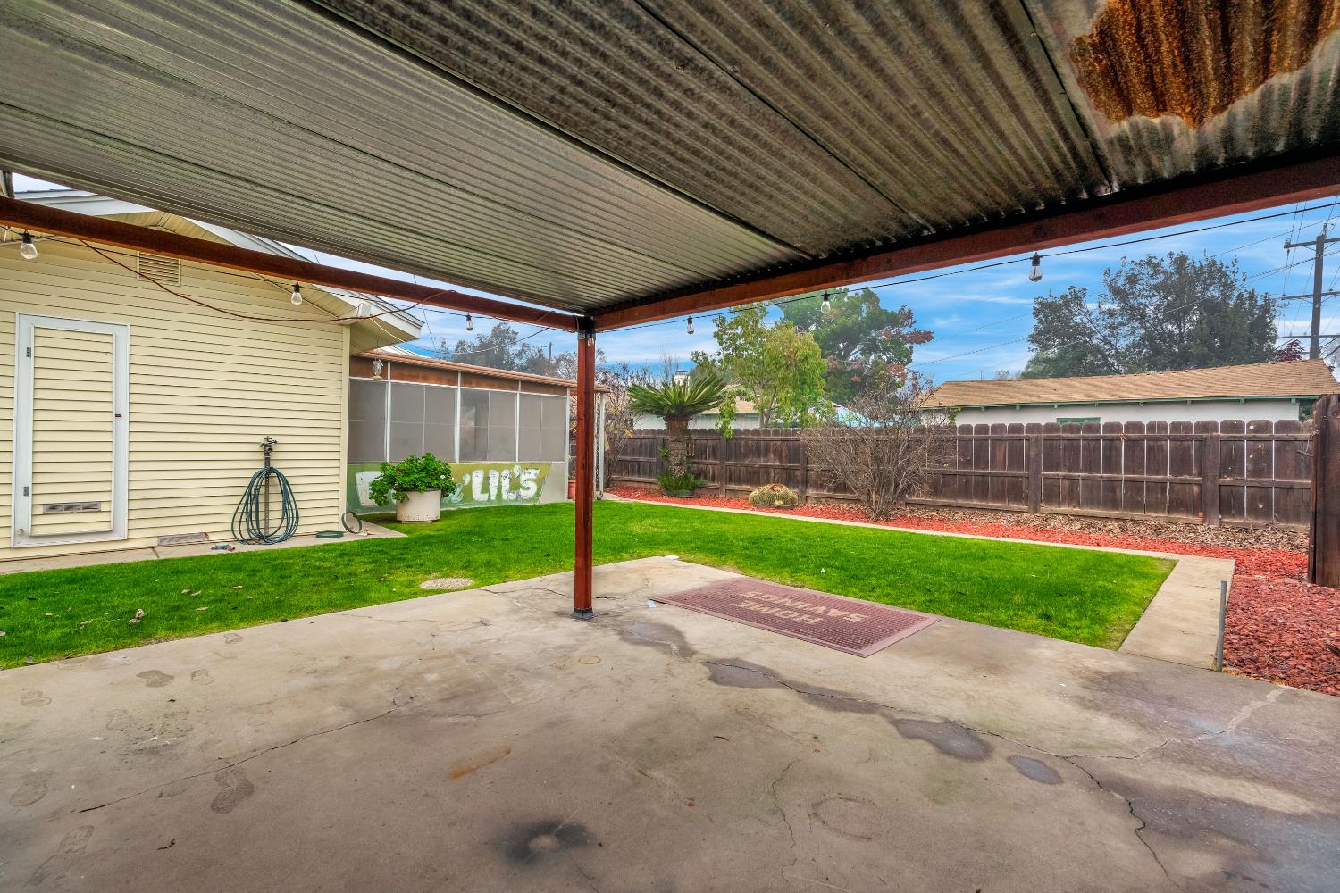 1912 N Vagedes Avenue, Fresno, CA, 93705