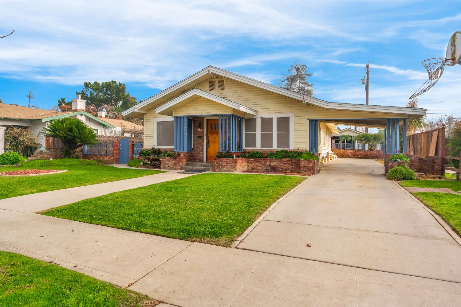 1912 N Vagedes Avenue, Fresno, CA, 93705