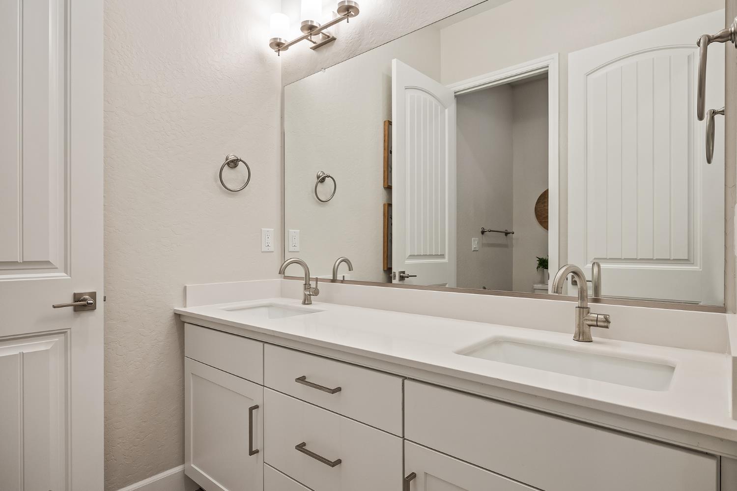 7271 W Ashcroft Avenue, Fresno, CA, 93723