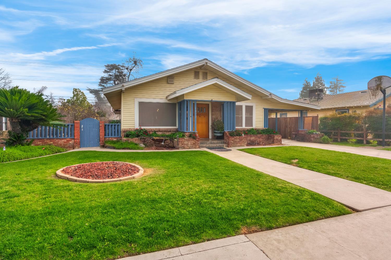 1912 N Vagedes Avenue, Fresno, CA, 93705