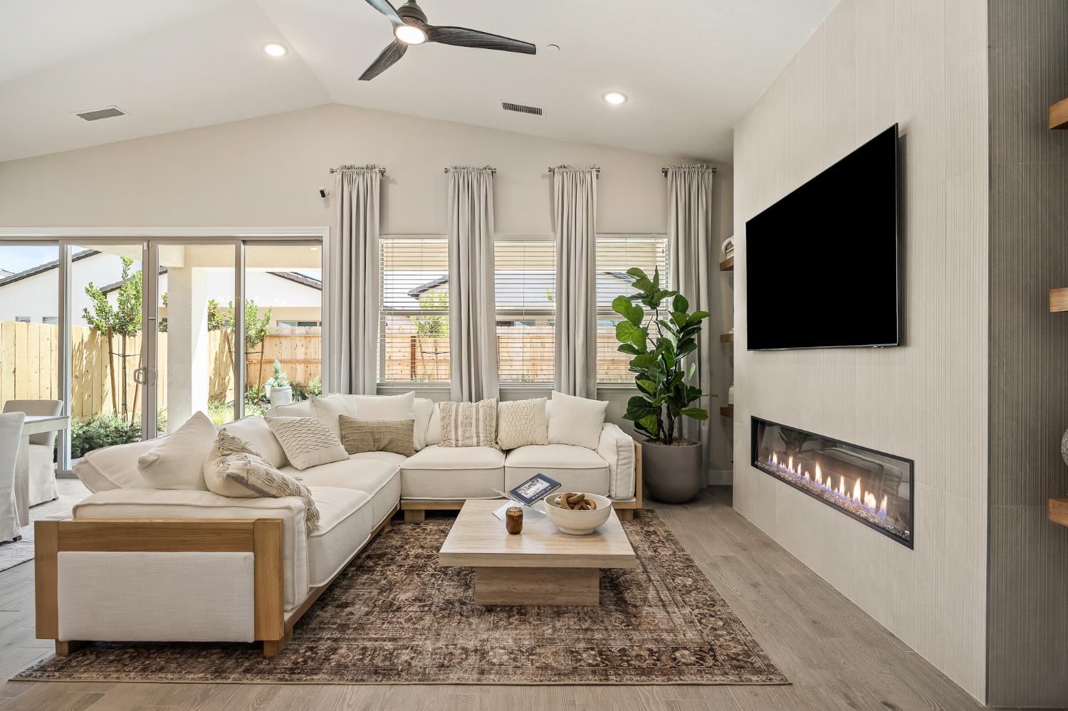 7271 W Ashcroft Avenue, Fresno, CA, 93723