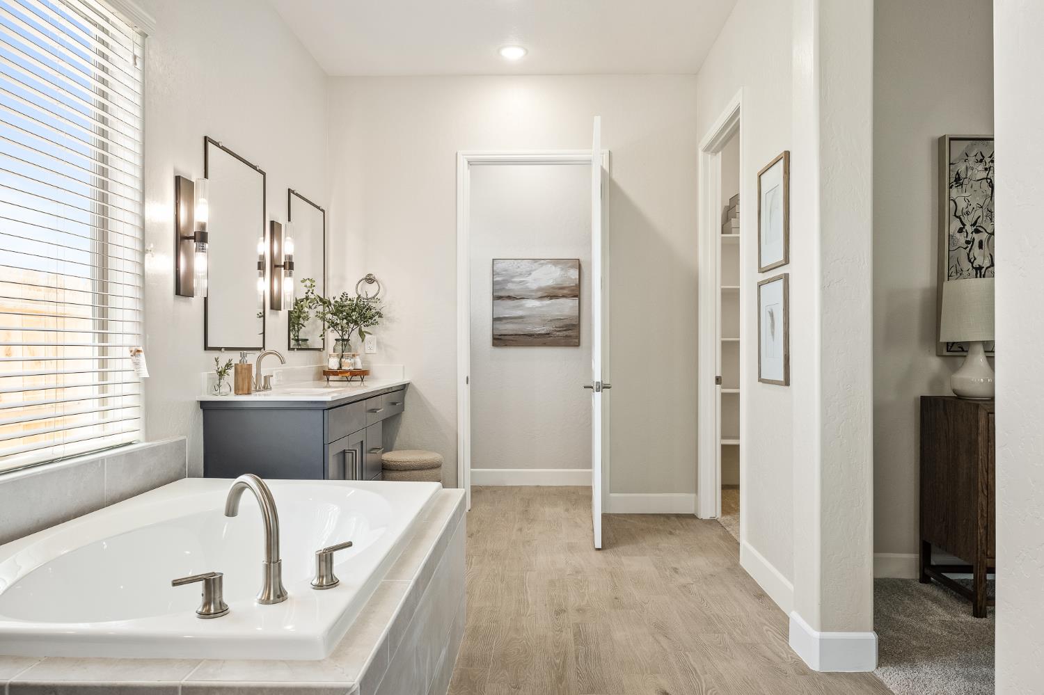 7271 W Ashcroft Avenue, Fresno, CA, 93723