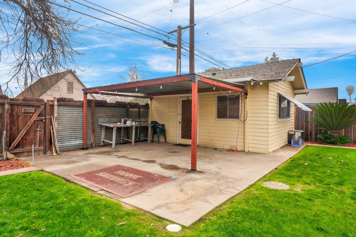 1912 N Vagedes Avenue, Fresno, CA, 93705