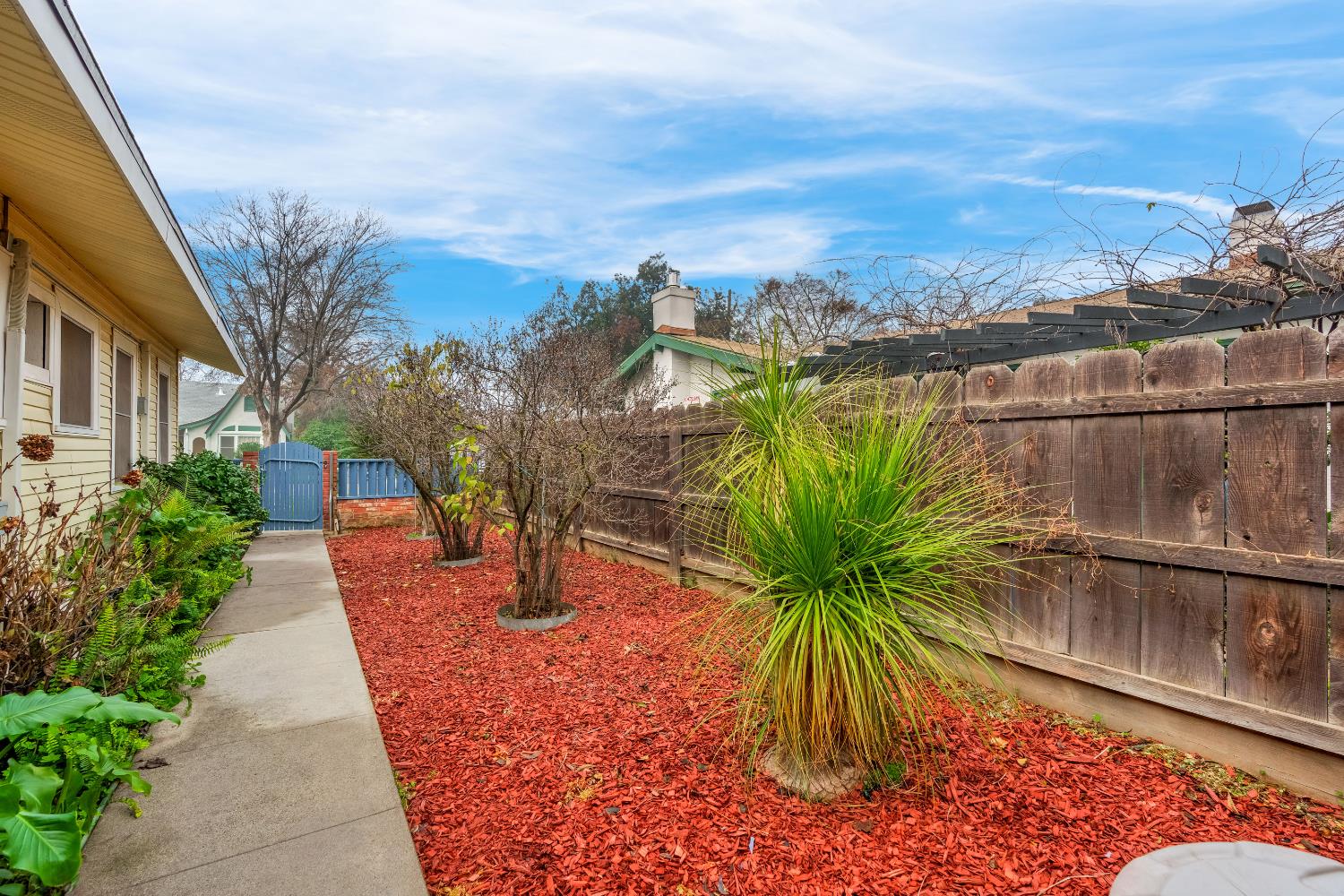 1912 N Vagedes Avenue, Fresno, CA, 93705