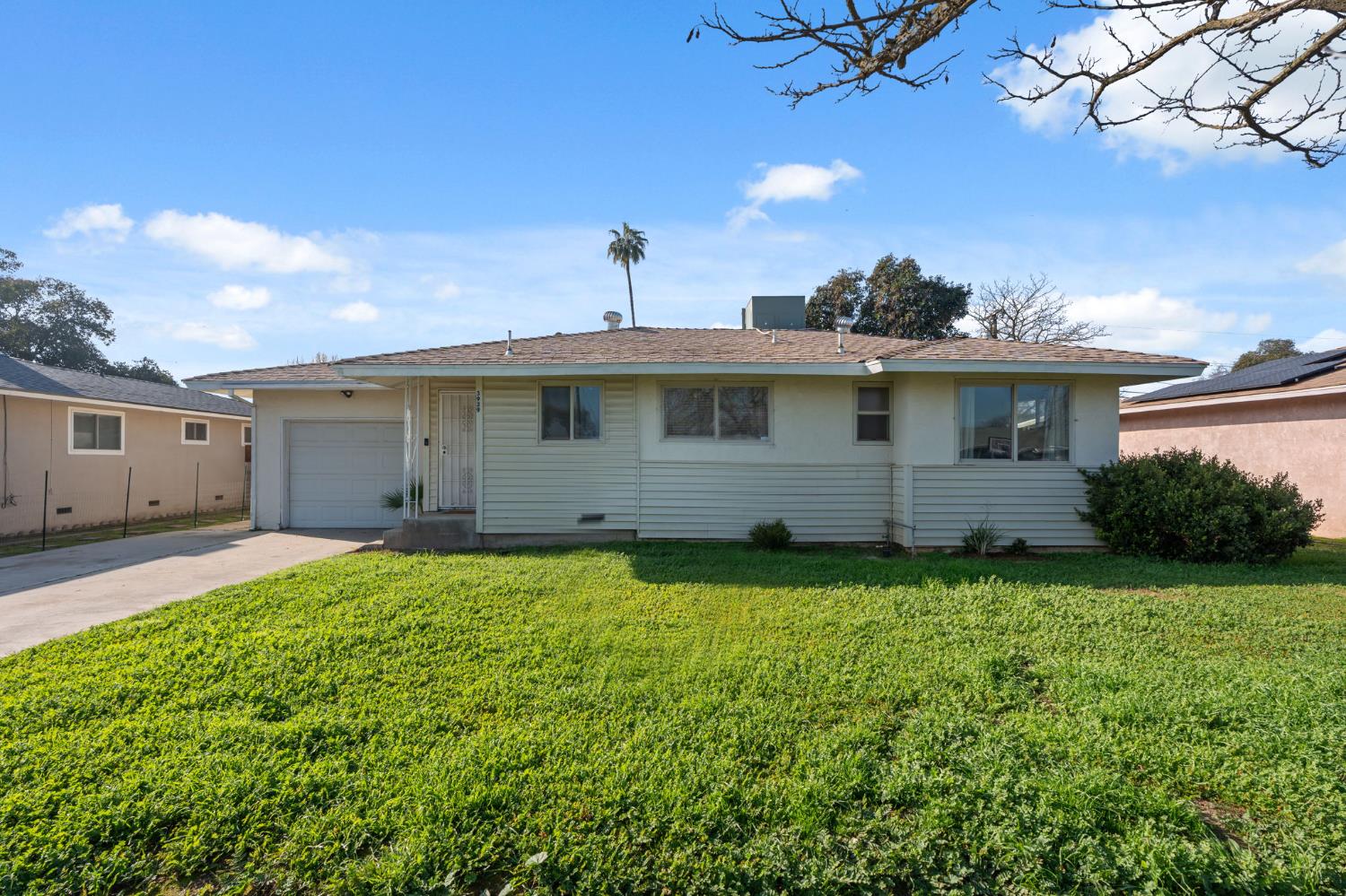Single Family in Fresno - photo 2