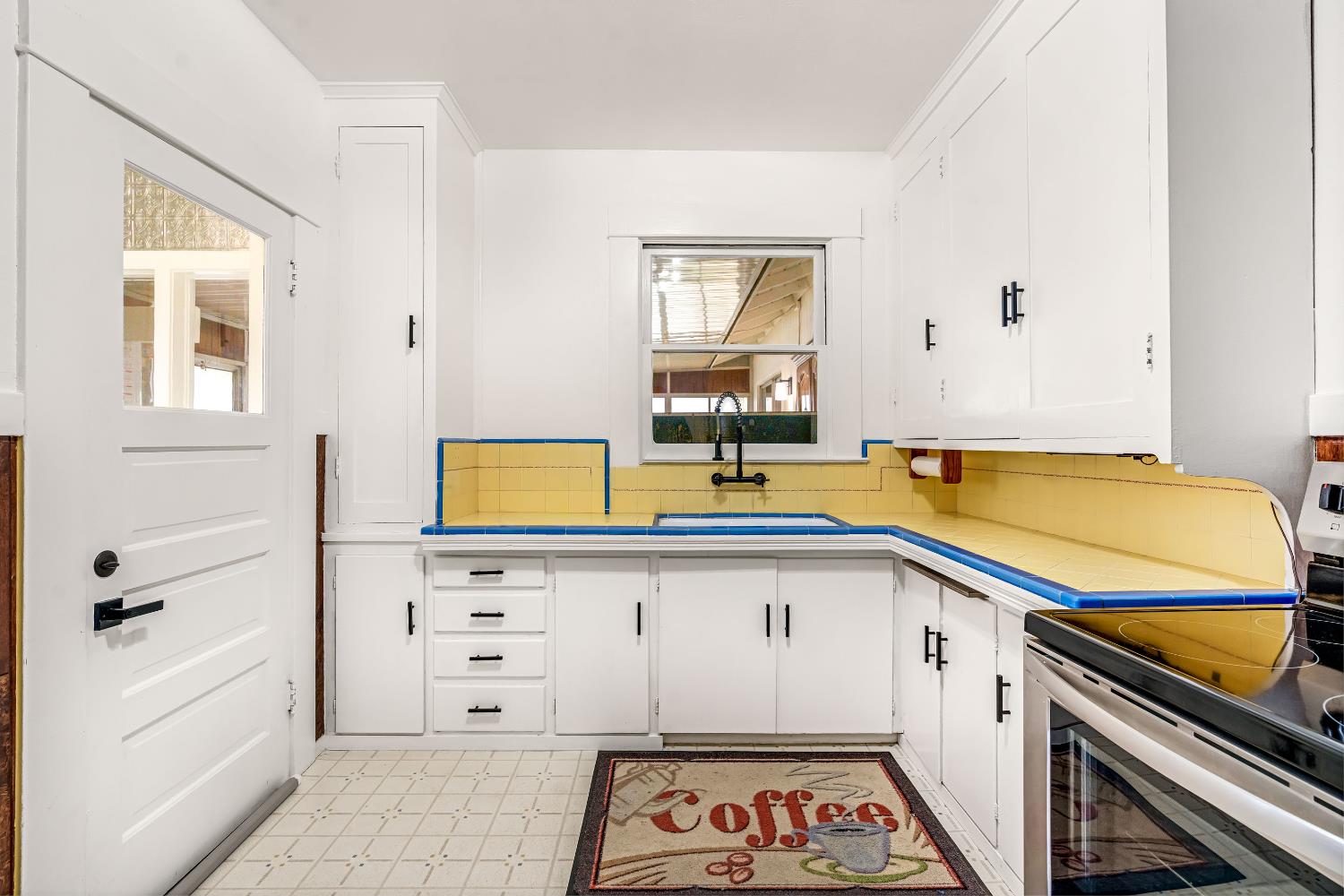 1912 N Vagedes Avenue, Fresno, CA, 93705