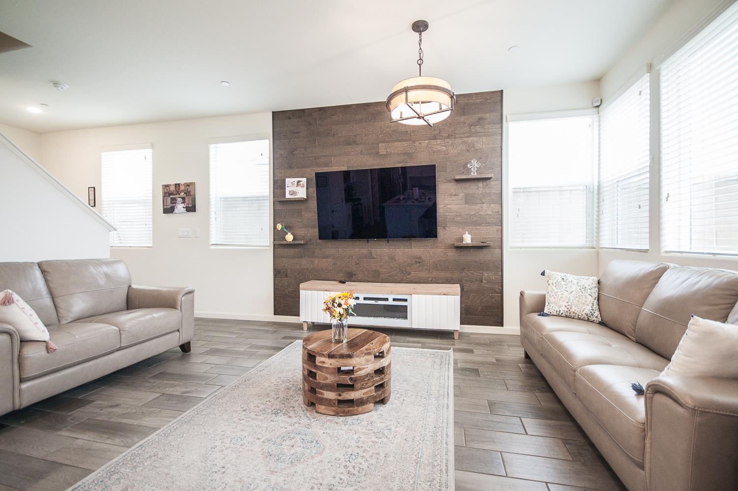 2037 N Rogers Lane, Clovis, CA, 93619