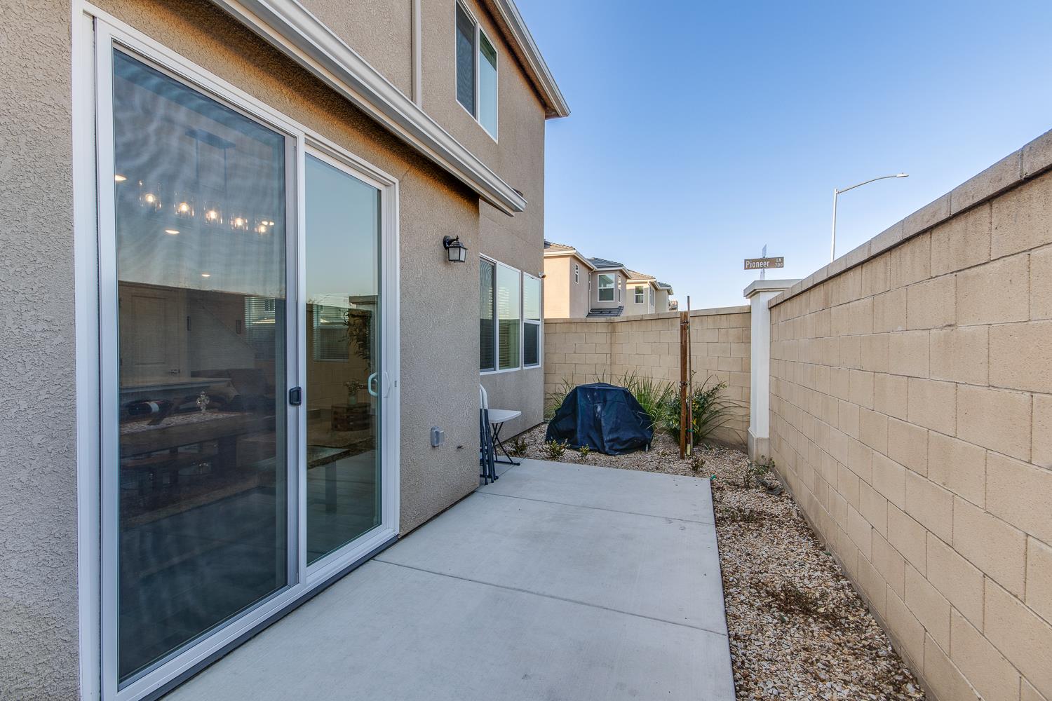 2037 N Rogers Lane, Clovis, CA, 93619
