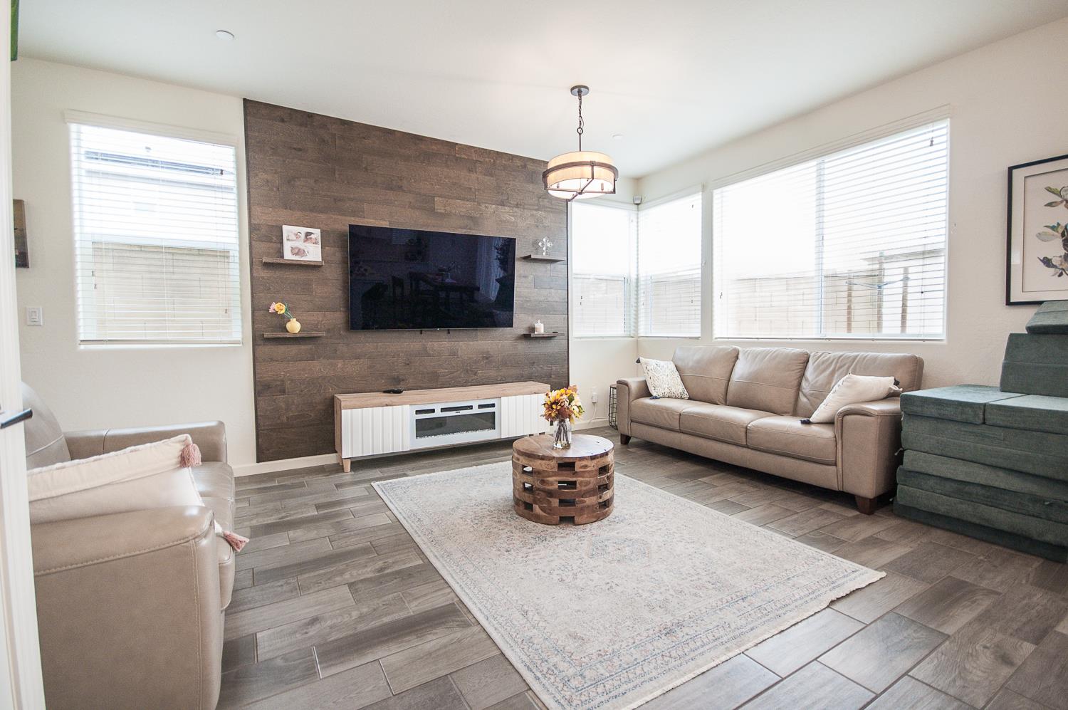 2037 N Rogers Lane, Clovis, CA, 93619
