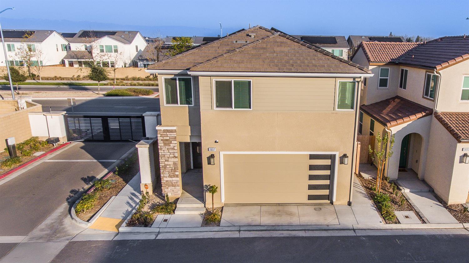 2037 N Rogers Lane, Clovis, CA, 93619