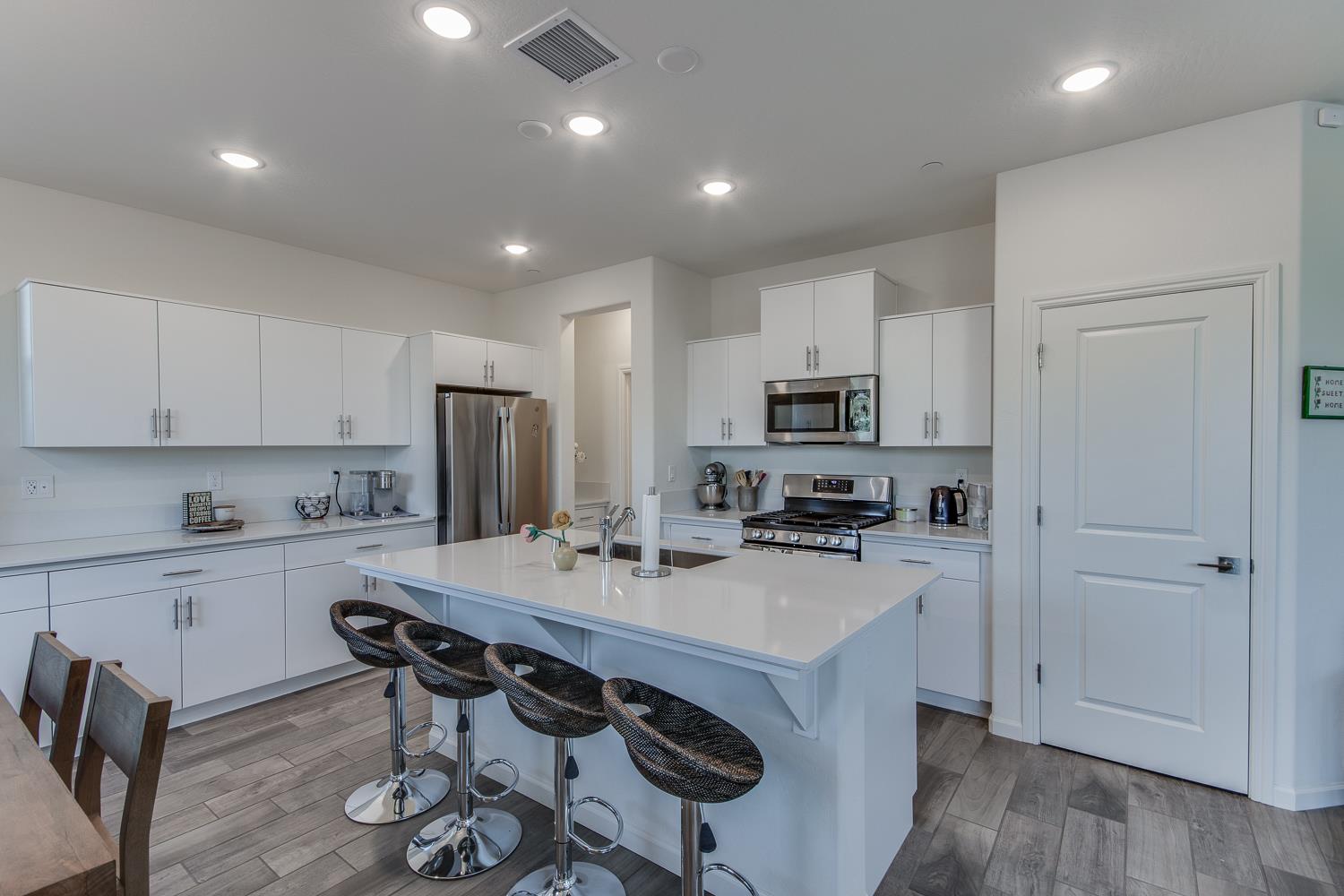 2037 N Rogers Lane, Clovis, CA, 93619