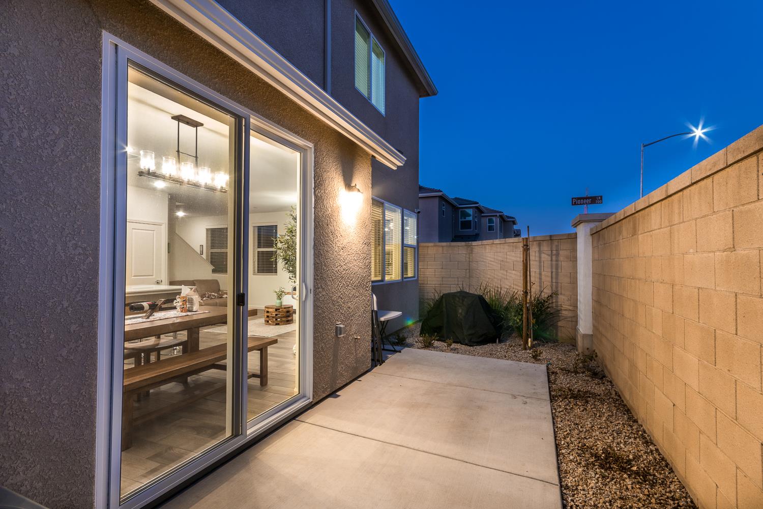 2037 N Rogers Lane, Clovis, CA, 93619